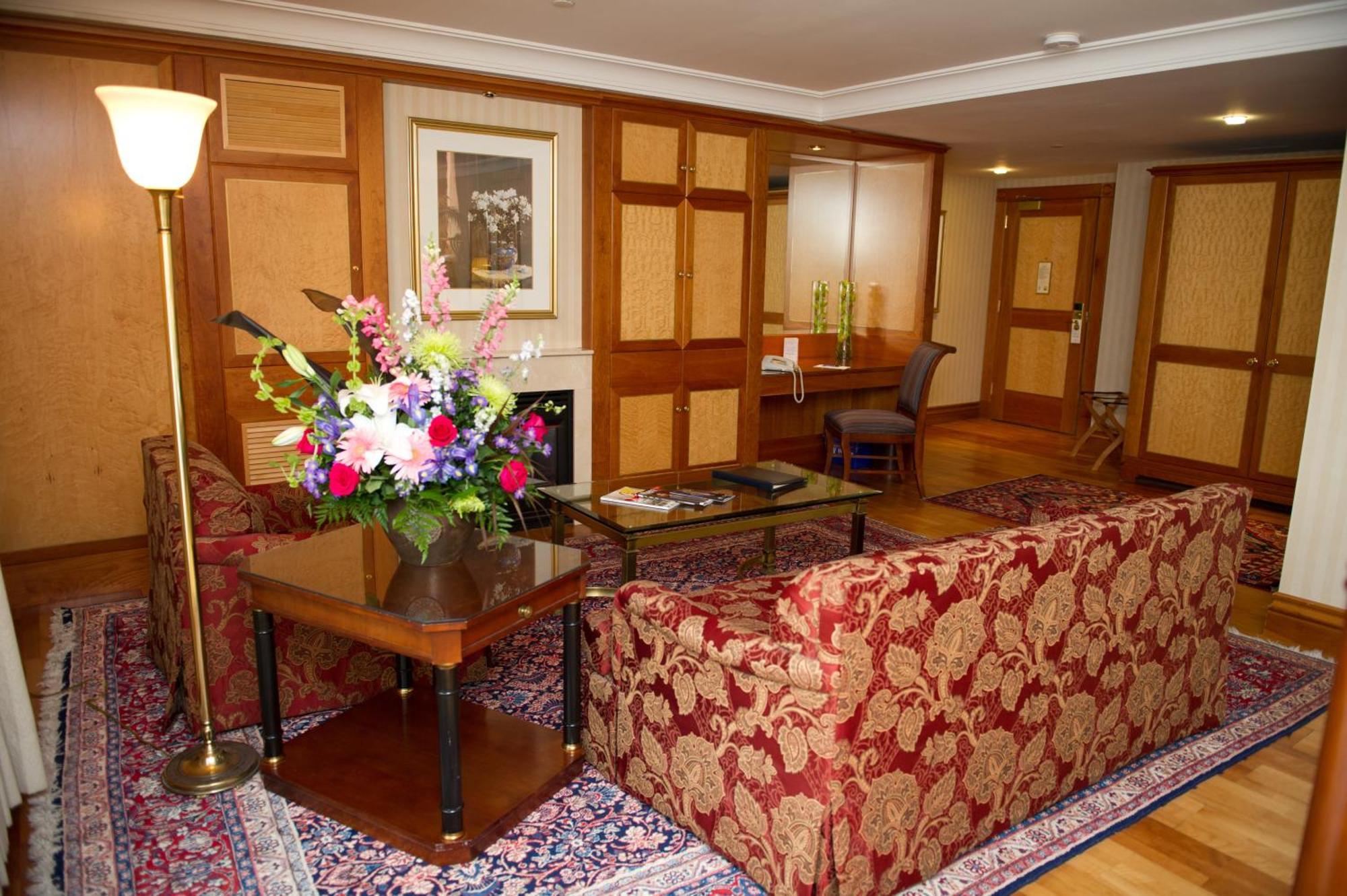 The Waterside Inn Mississauga Phòng bức ảnh